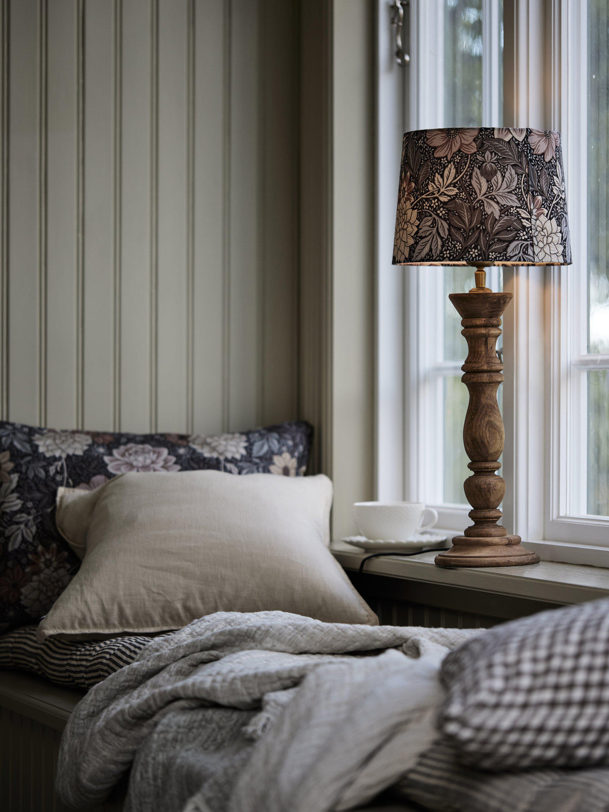 Anibe Lifestyle - Lodge Bordslampa Dahlia brun 59cm