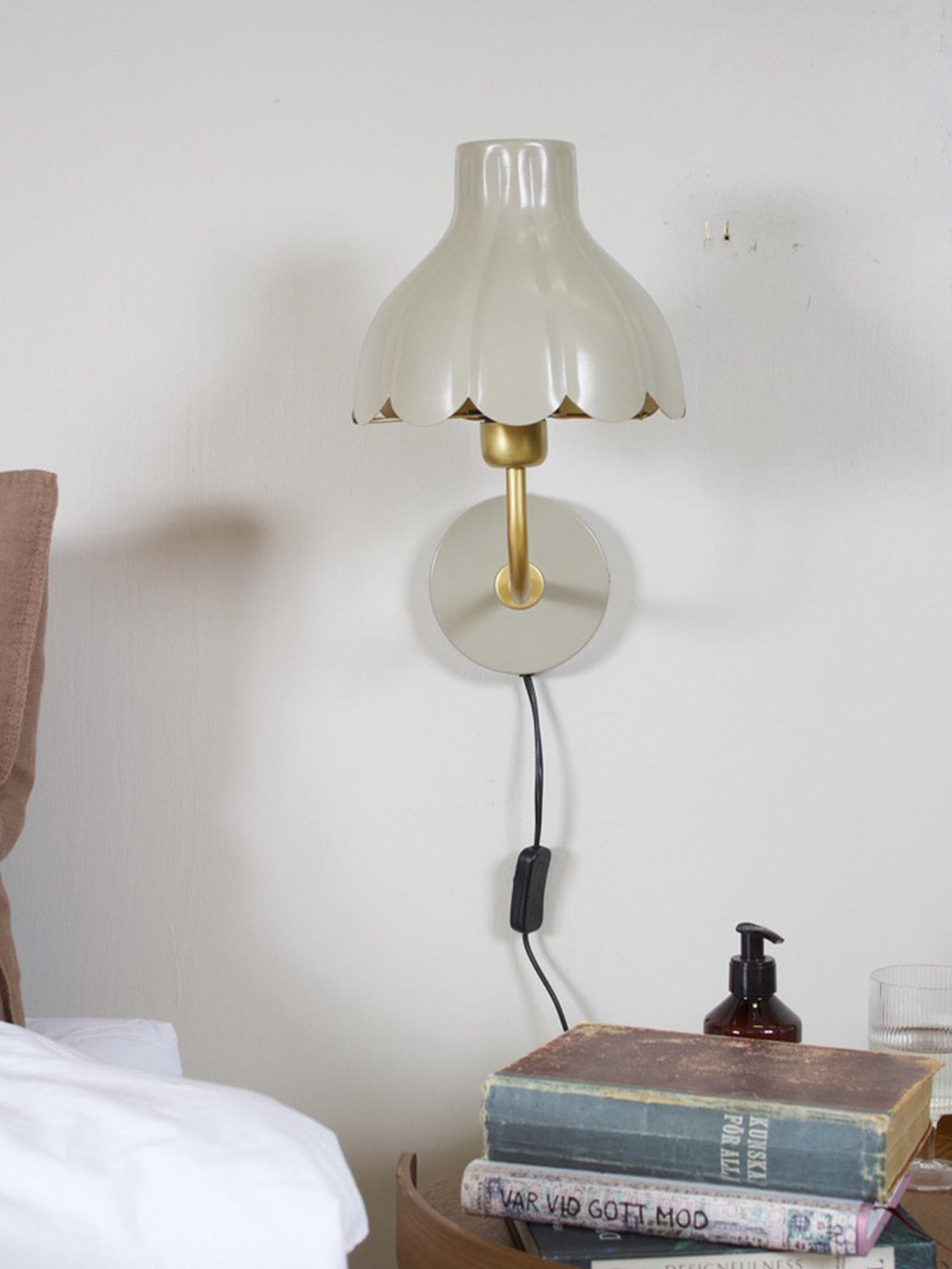 Anibe Lifestyle - Wells Vägglampa Beige/Guld IP20 21cm
