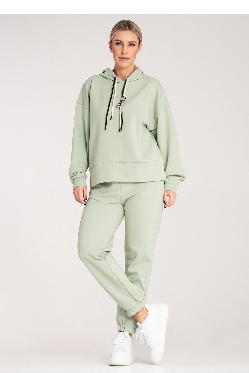 Anibe Lifestyle - Mjukisset med hoodie och byxor