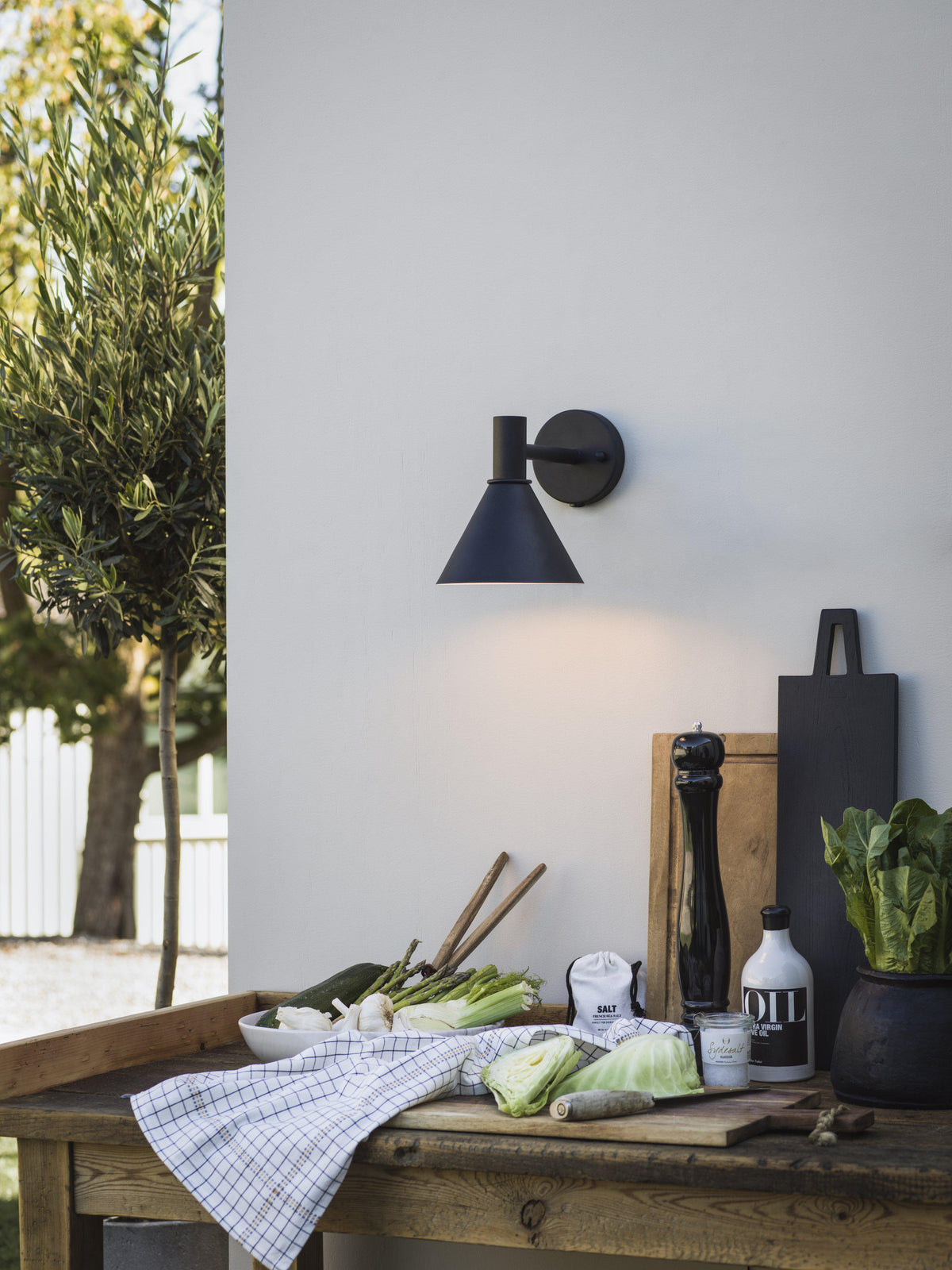 Anibe Lifestyle - Tripp Mini - Fasadlampa Svart IP44