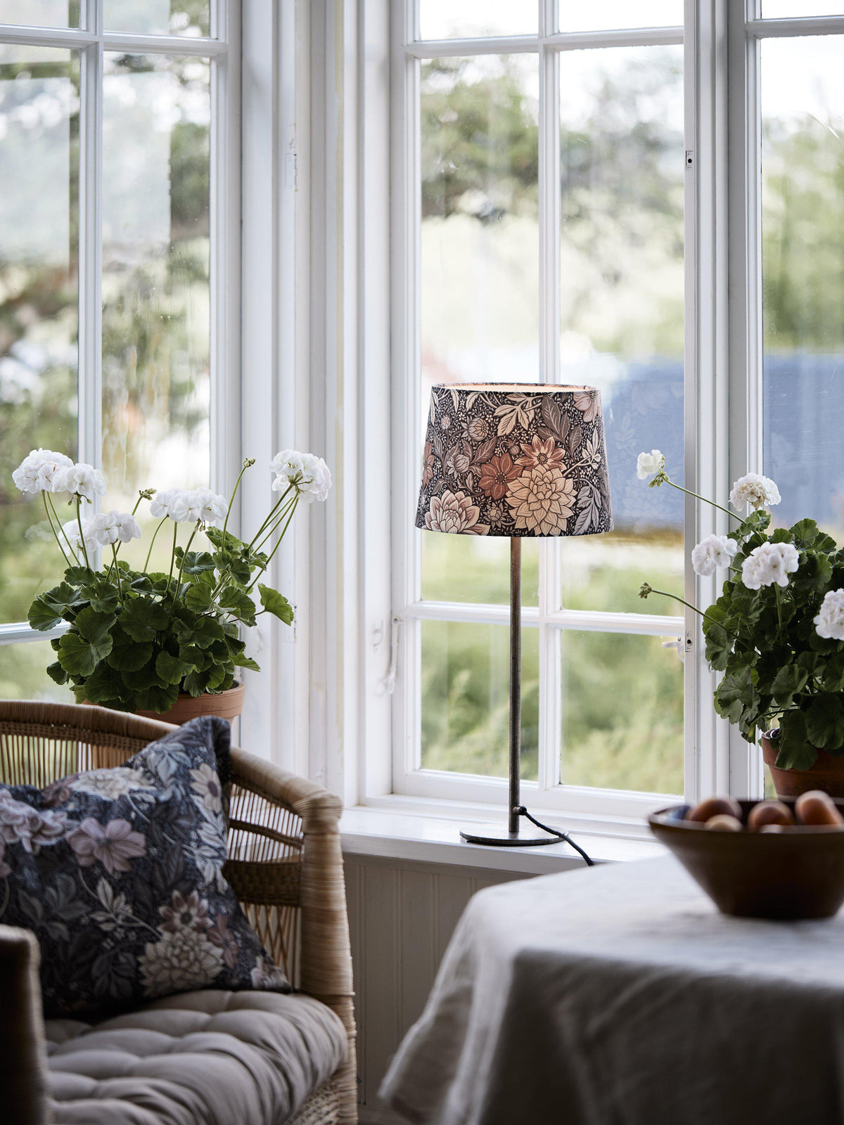 Anibe Lifestyle - Base Bordslampa Dahlia brun IP20 58cm