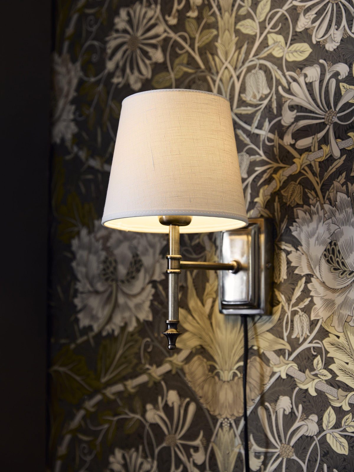 Anibe Lifestyle - Classic Vägglampa Chrome IP20 20cm