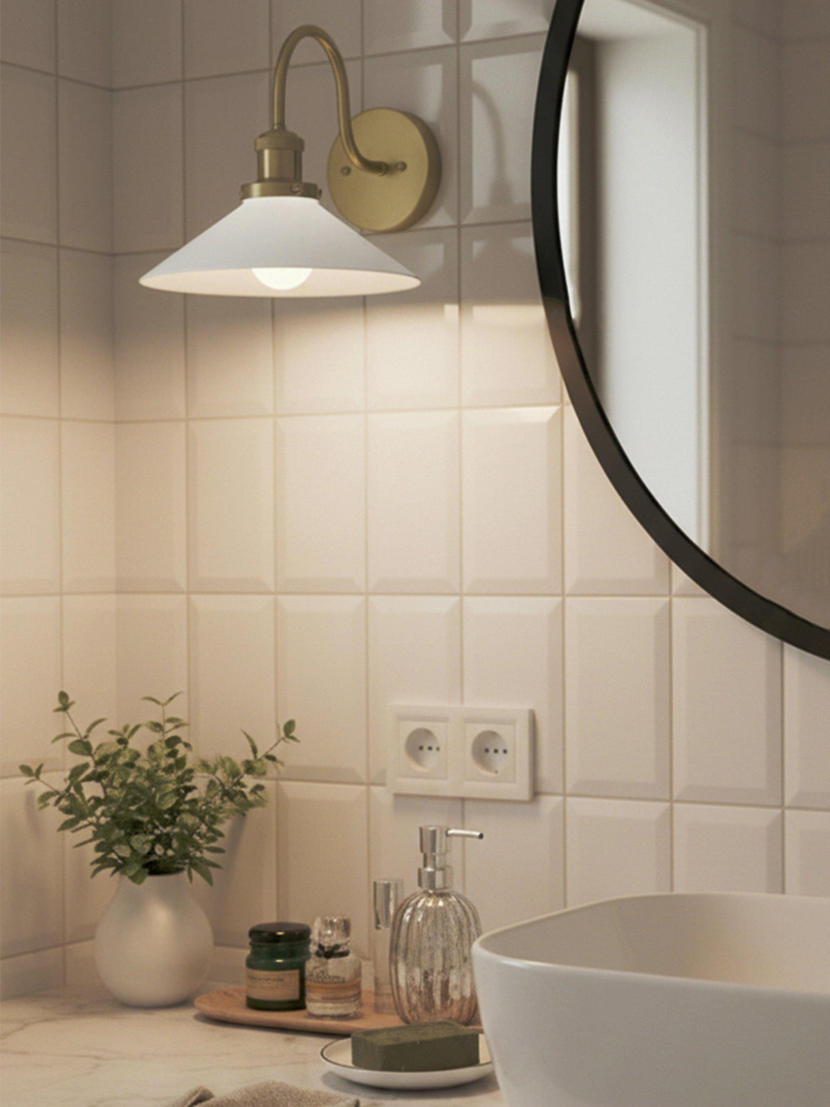 Anibe Lifestyle - August Vägglampa Mässing Opal IP23 25cm