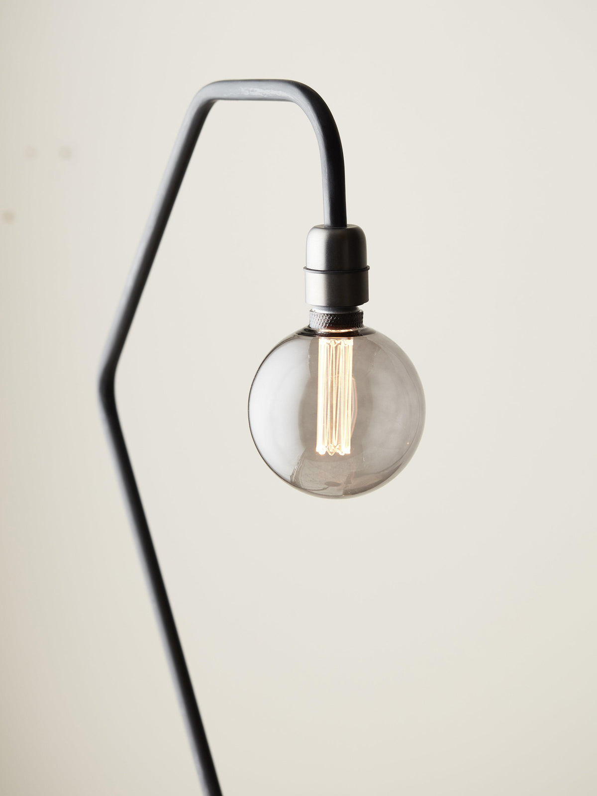 Anibe Lifestyle - Loft Golvlampa Svart IP20 150cm