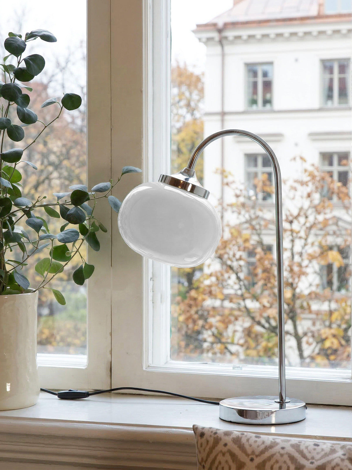 Anibe Lifestyle - Elsy Bordslampa Vit Krom IP20 51cm