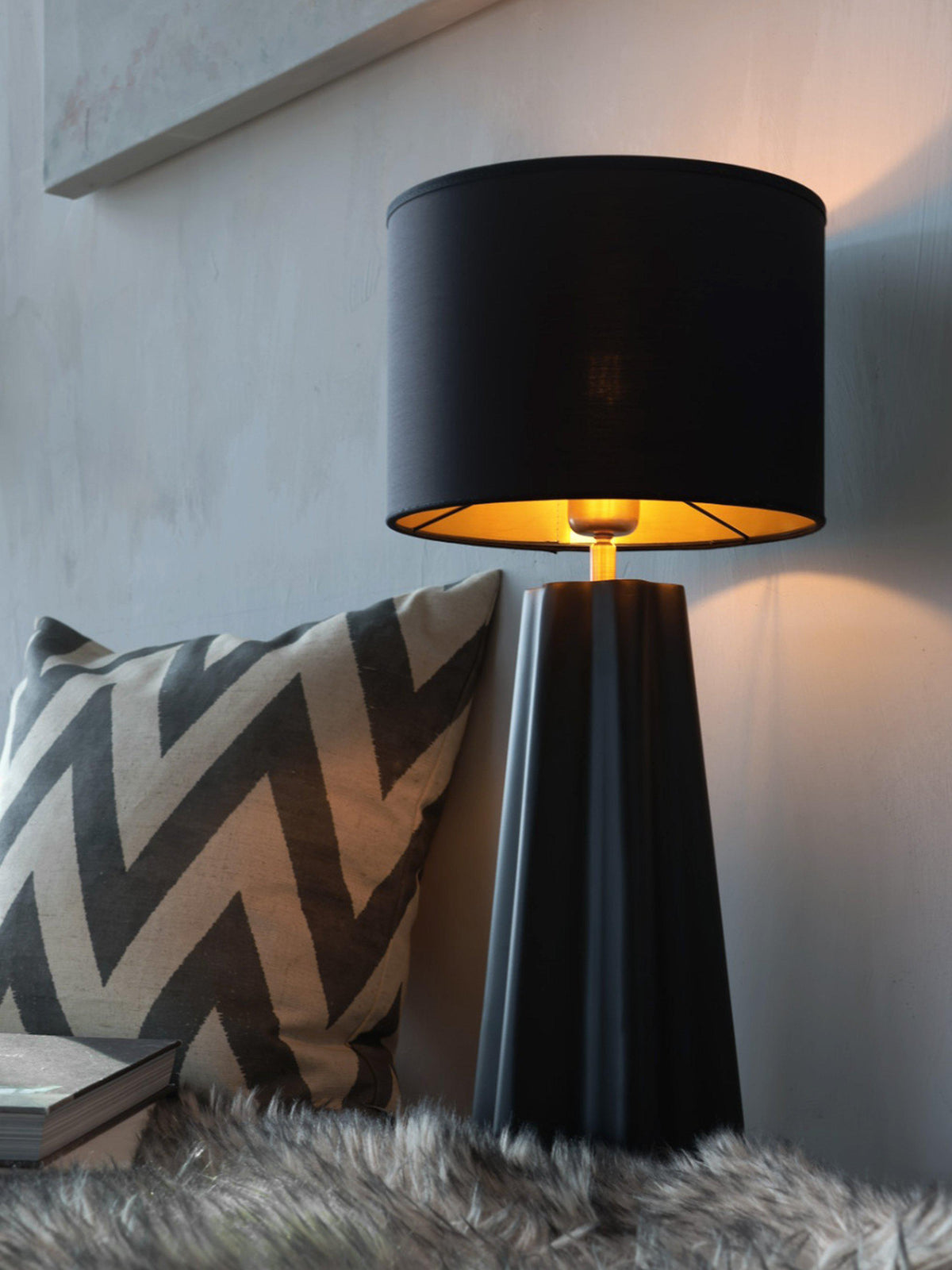 Anibe Lifestyle - Aira Lampfot Svart/Mässing IP20 44cm