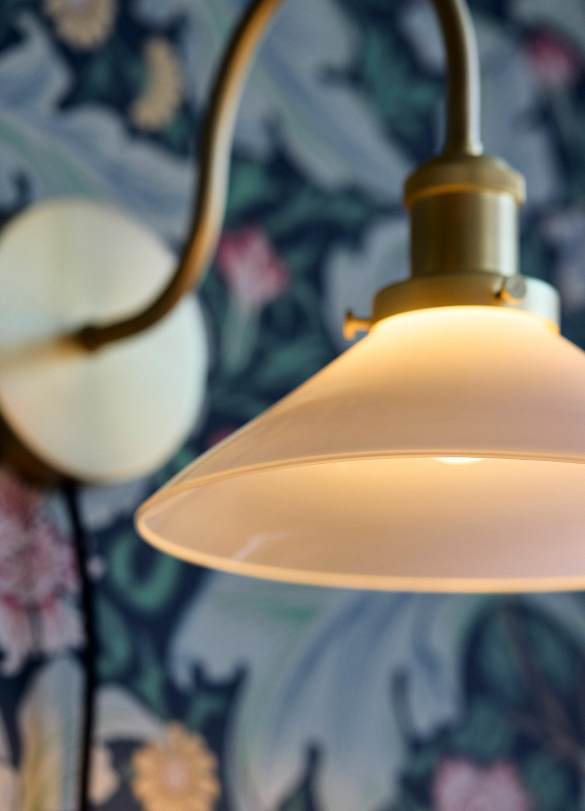 Anibe Lifestyle - Axel Vägglampa Opal 25cm