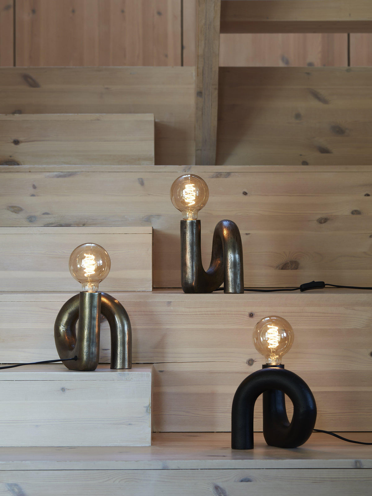 Anibe Lifestyle - Notice Swirl Lampfot Råsvart 18cm
