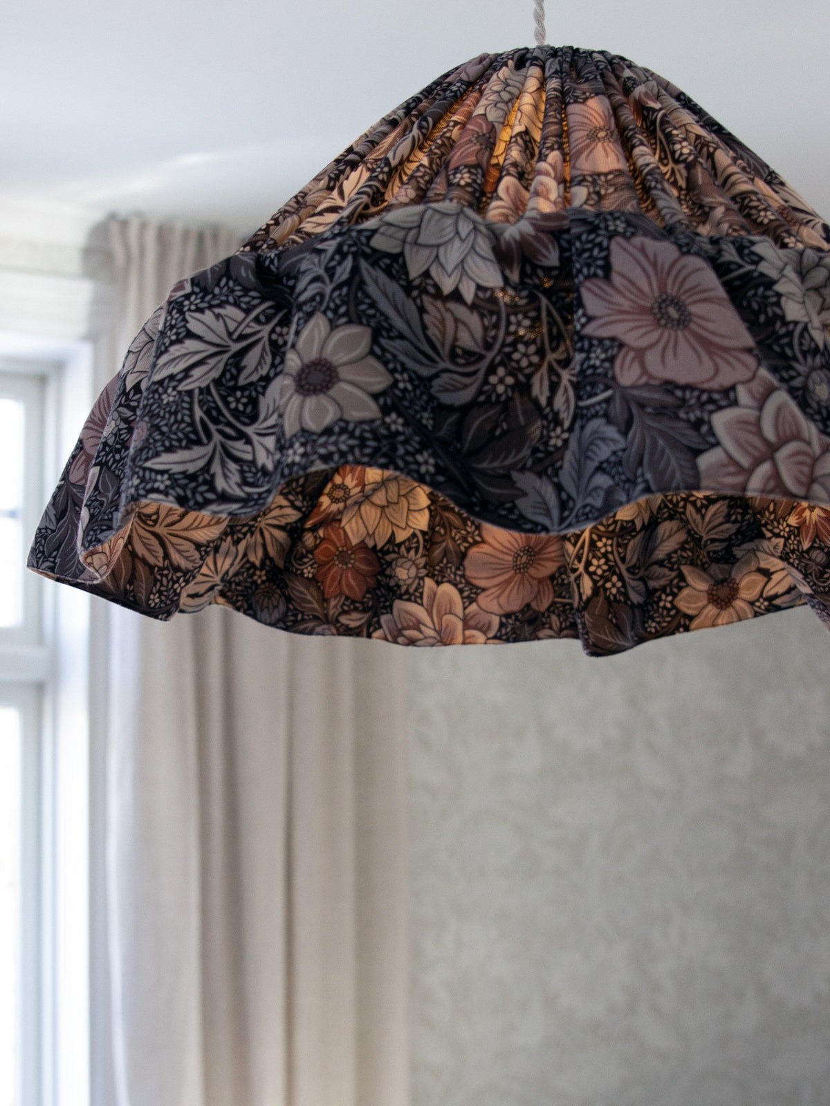 Anibe Lifestyle - Stina Taklampa - Dahlia Brun
