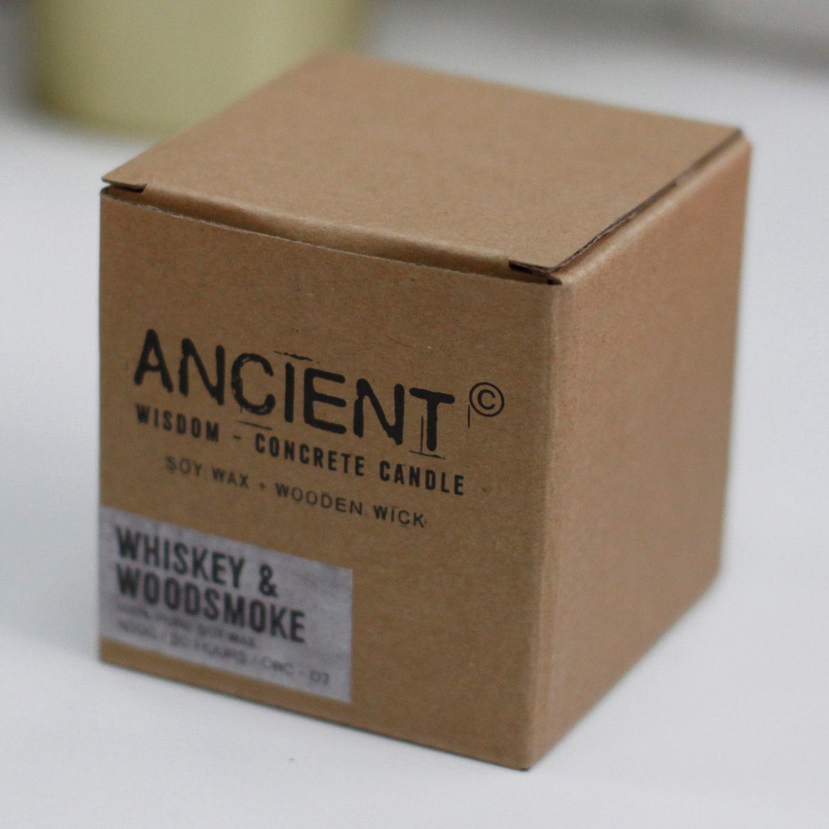 Anibe Lifestyle - Doftljus i betongkruka – Green – Sea Moss & Herbs