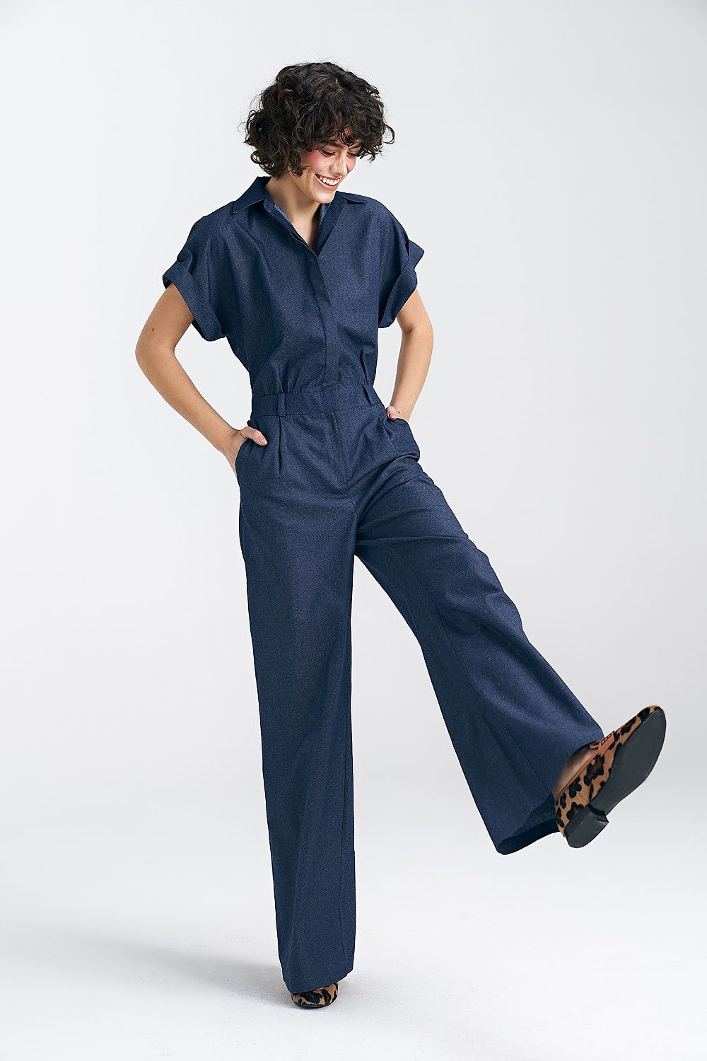 Anibe Lifestyle - Byxdress i denim med kimonoskärning och vida ben