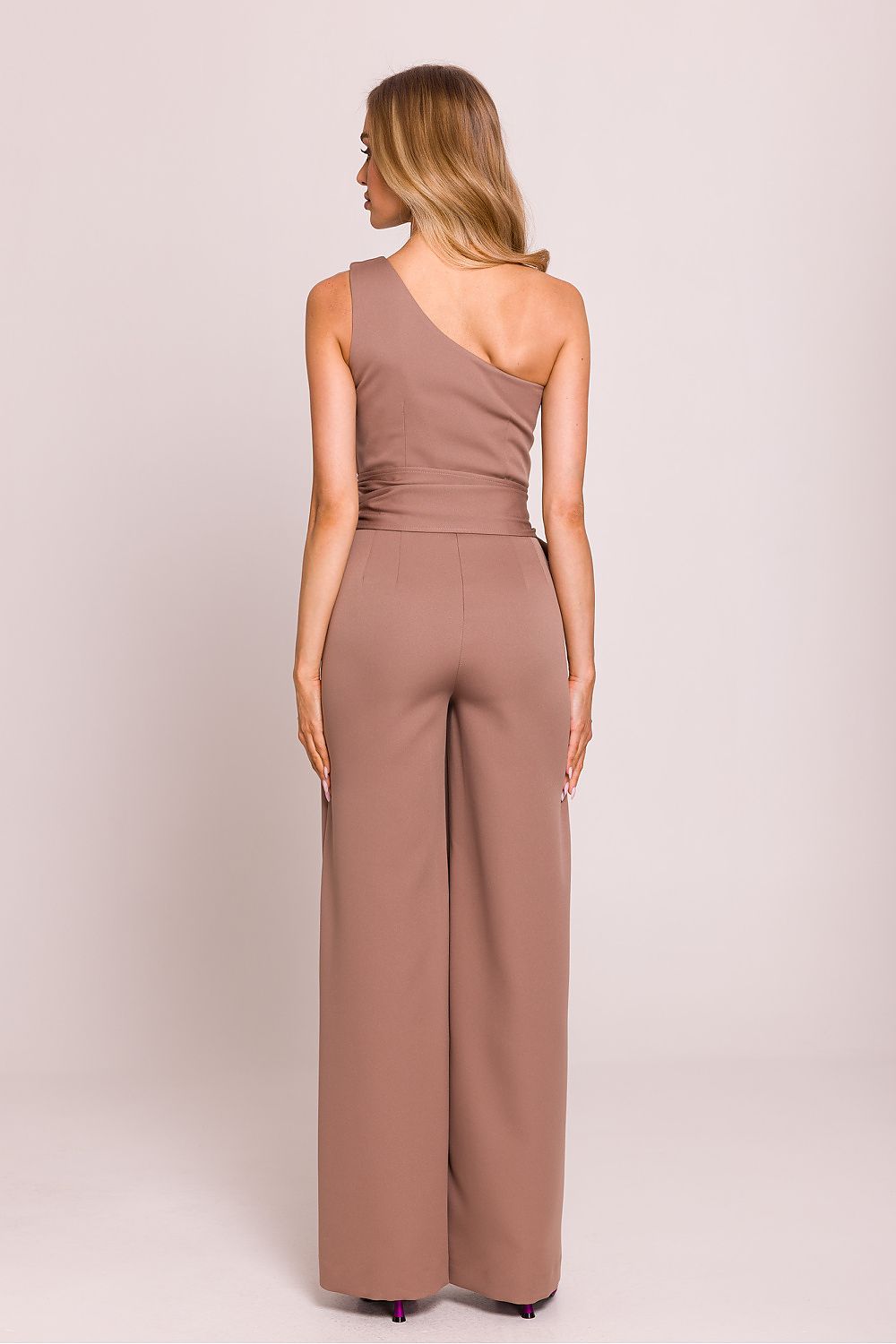 Anibe Lifestyle - Asymmetrisk byxdress med axeldetalj och sidoscarves