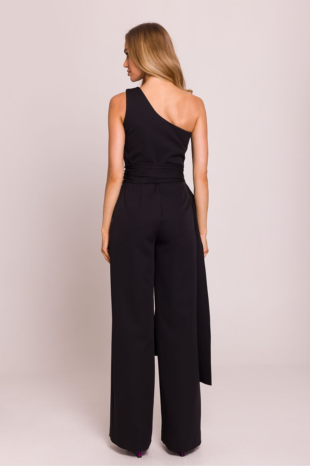 Anibe Lifestyle - Asymmetrisk byxdress med axeldetalj och sidoscarves