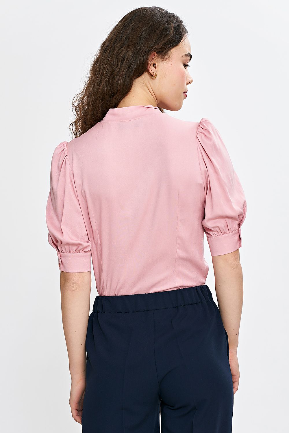 Anibe Lifestyle - Blus med V-ringning och puffärmar