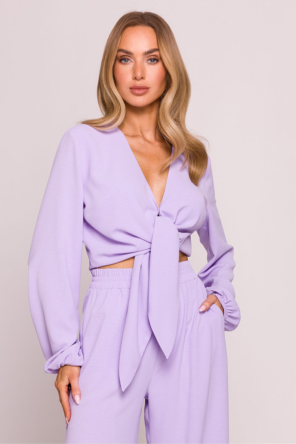 Anibe Lifestyle - Croppad blus med puffärm och V-ringning