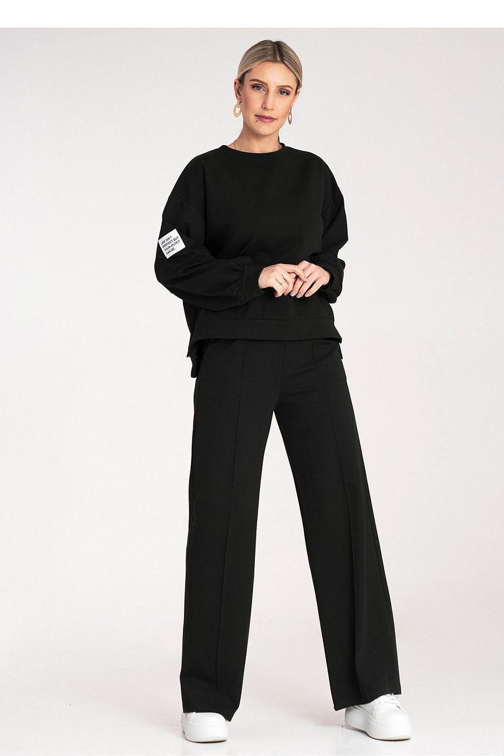 Anibe Lifestyle - Mjukisset med sweatshirt och vida byxor
