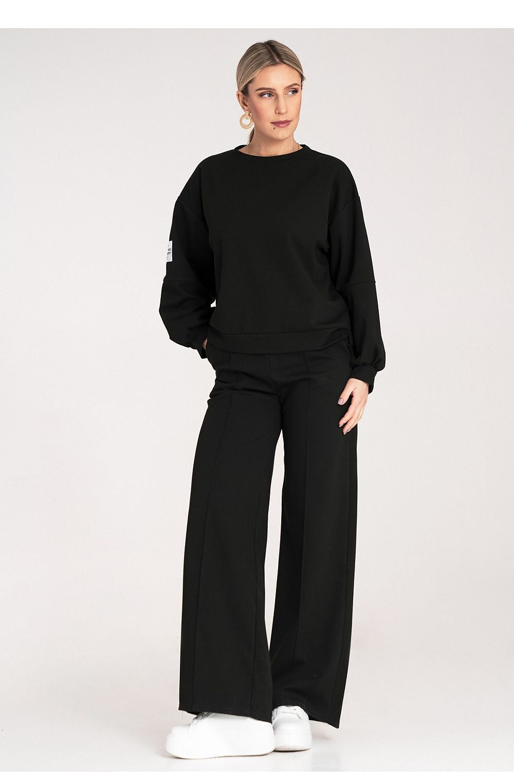Anibe Lifestyle - Mjukisset med sweatshirt och vida byxor