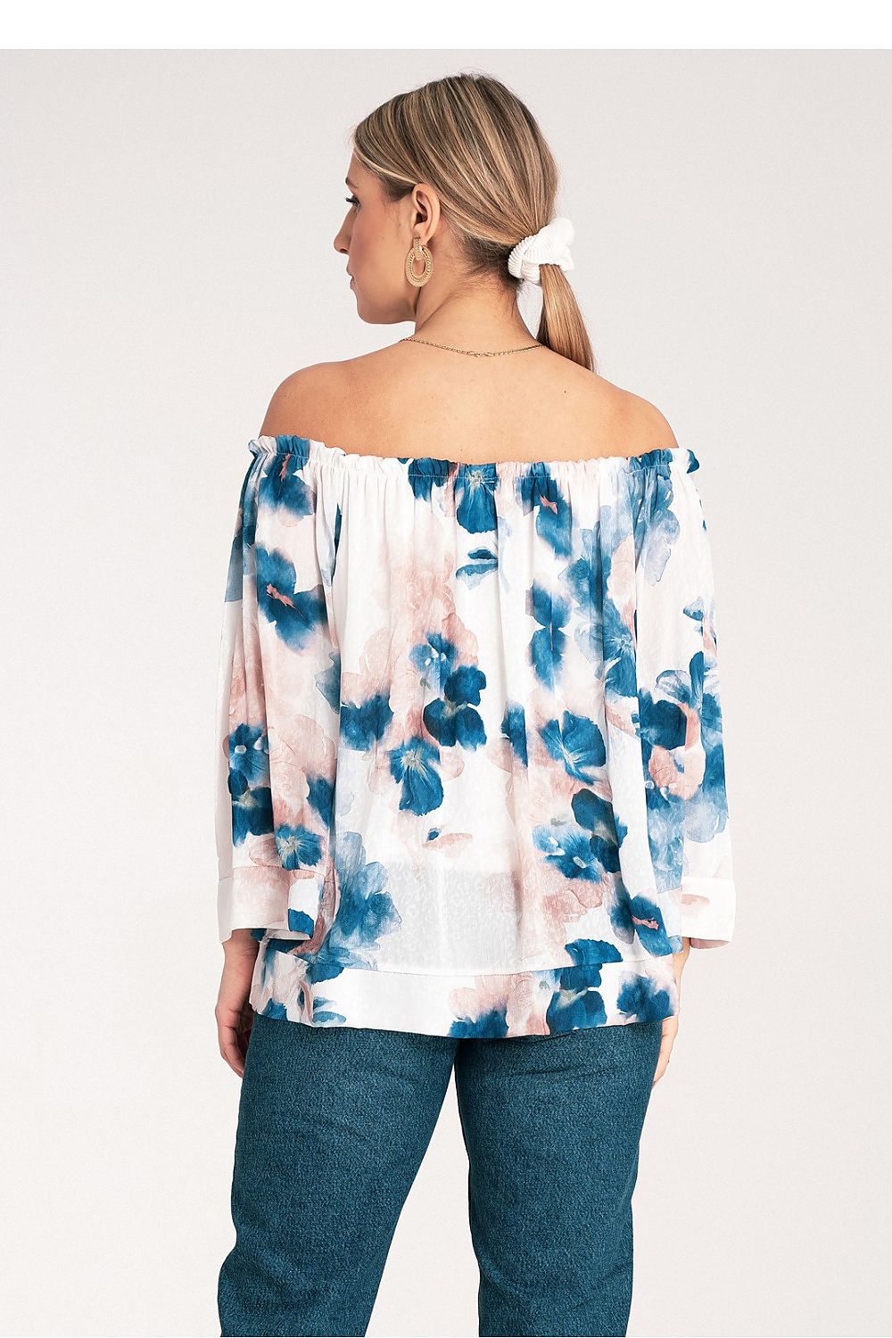 Anibe Lifestyle - Ledig blus med bred halsringning och trekvartsärm