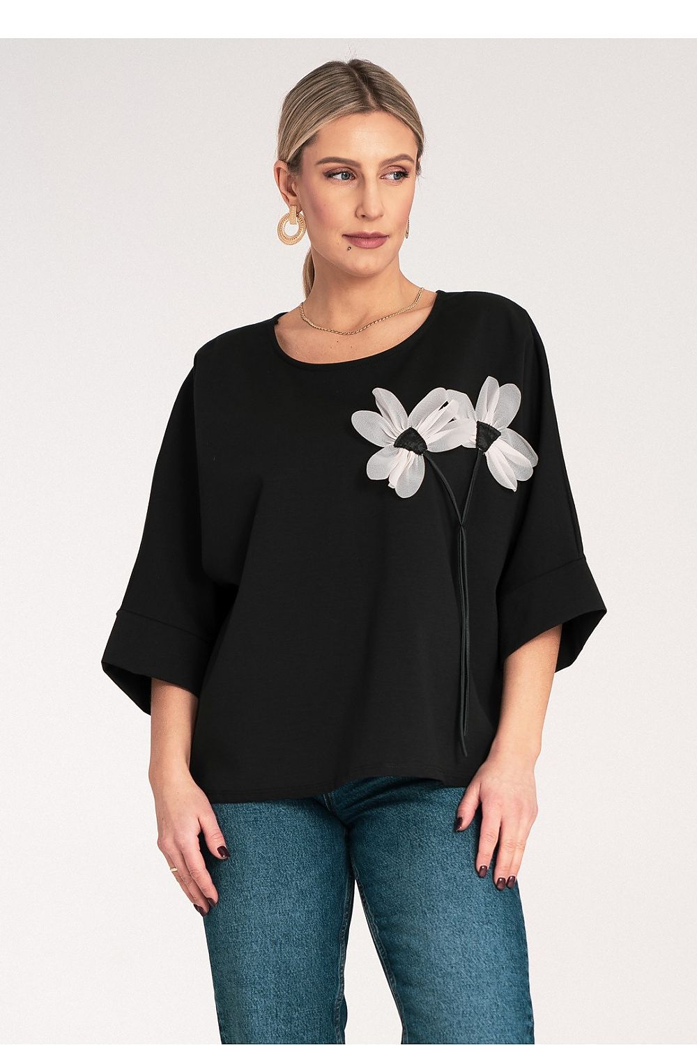 Anibe Lifestyle - Kimonoblus med dekorativ blomma och vid ärm