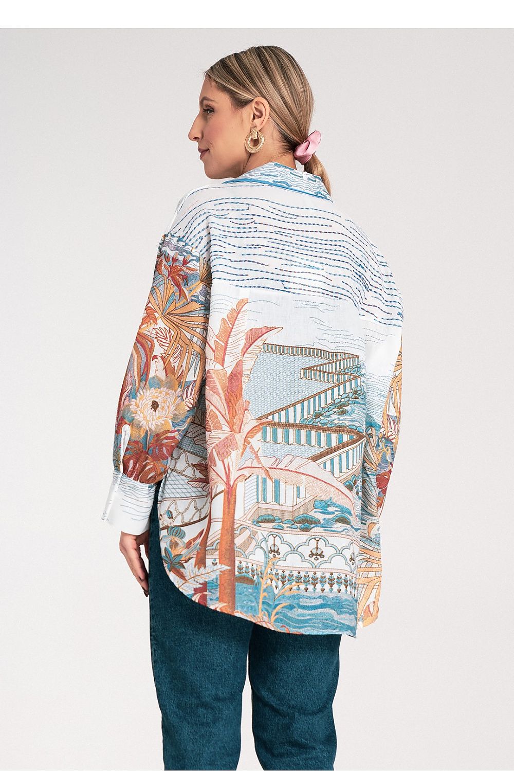 Anibe Lifestyle - Oversize skjorta med konstnärligt tryck