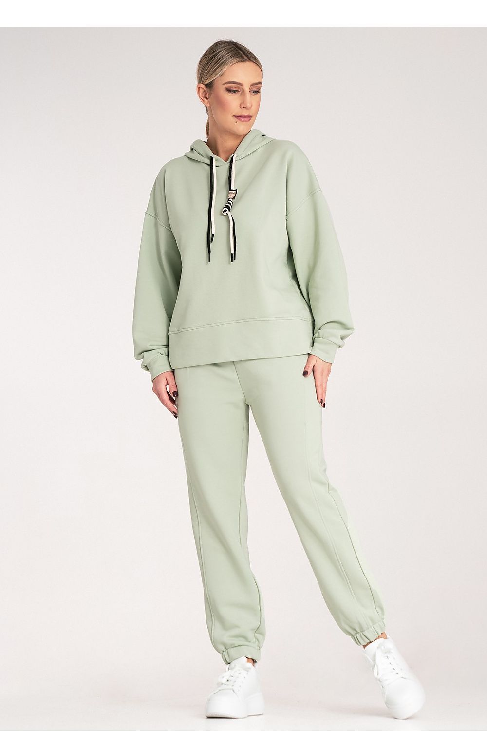 Anibe Lifestyle - Mjukisset med hoodie och byxor