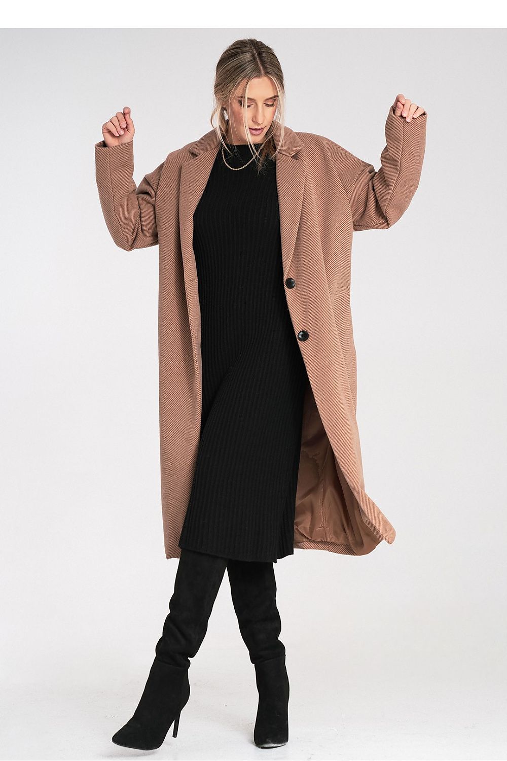 Anibe Lifestyle - Oversized kappa med kavajkrage och tvåknappsstängning