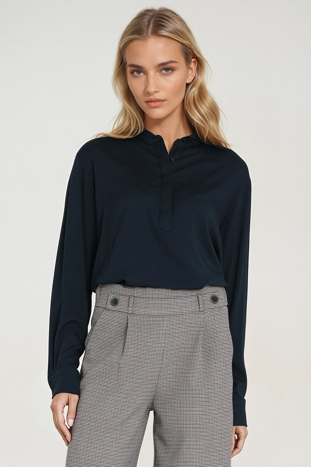 Anibe Lifestyle - Oversized blus med polokrage och långa ärmar