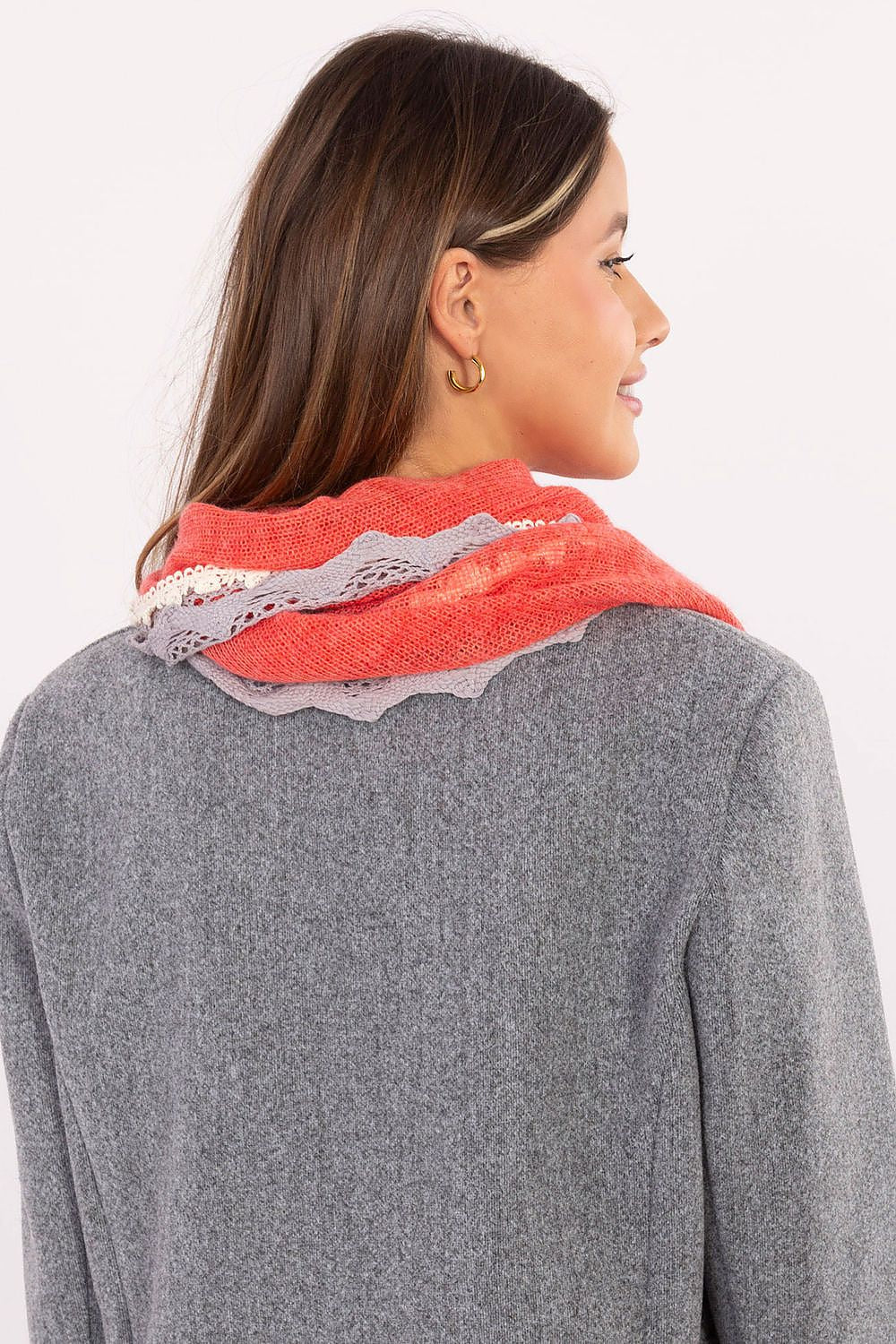 Anibe Lifestyle - Trekantig scarf med spets och pärlfransar