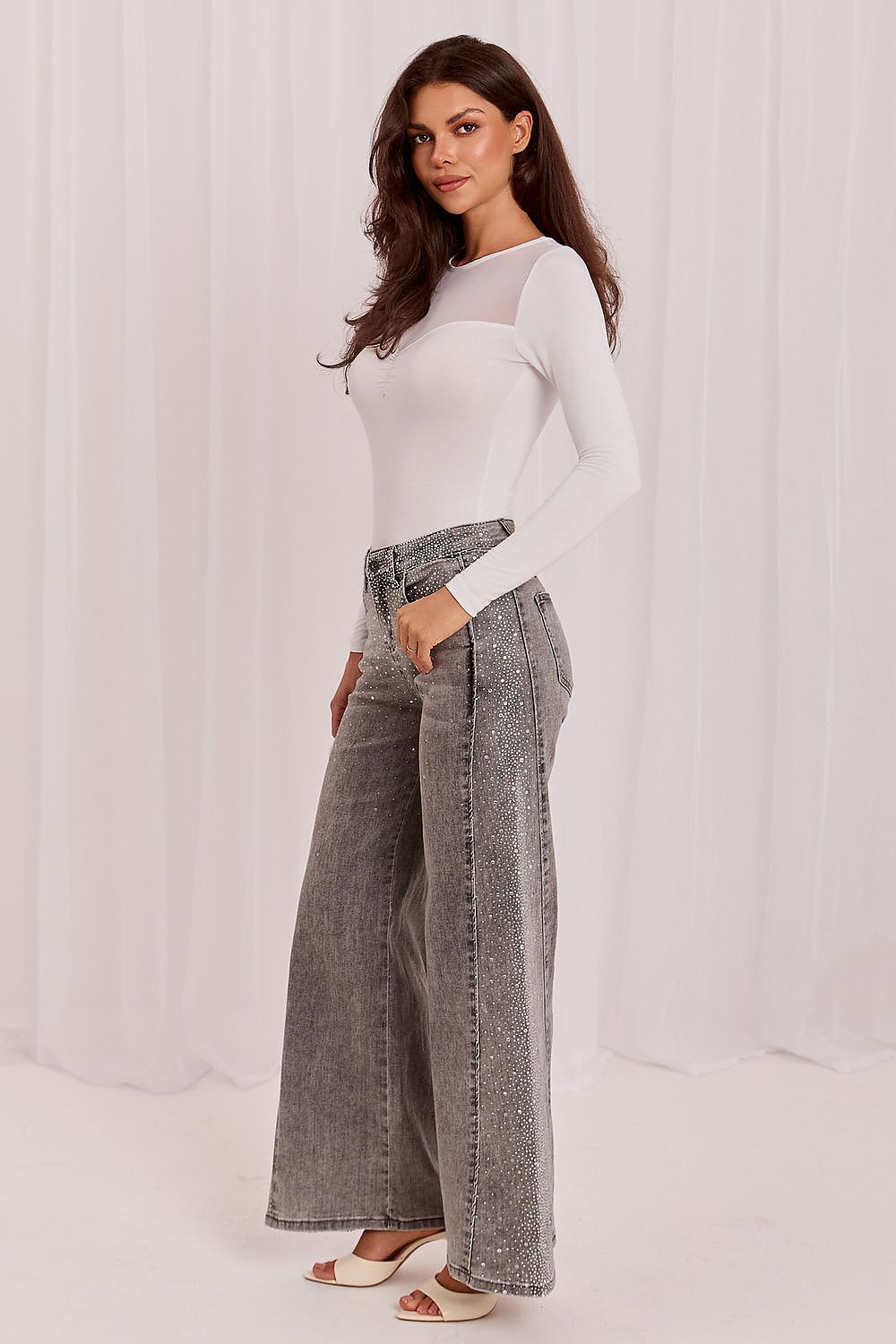 Anibe Lifestyle - Wide-leg jeans med strassdekorationer