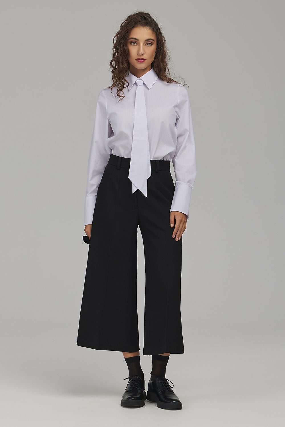Anibe Lifestyle - Byxor med high-waist och wide leg i cropped modell