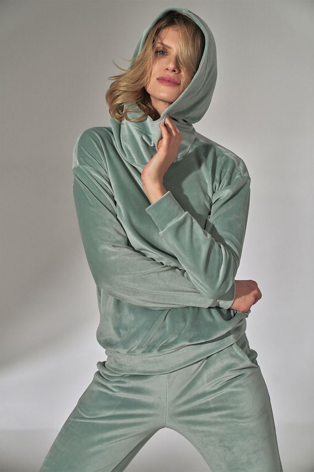 Anibe Lifestyle - Velour-hoodie med luva och mudd