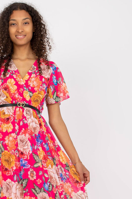 Anibe Lifestyle - Utsvängd klänning med blommigt tryck och omlotturringning