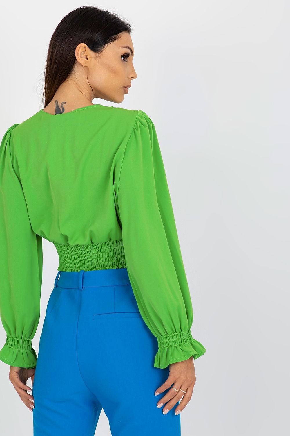 Anibe Lifestyle - Blus med omlott och V-ringning